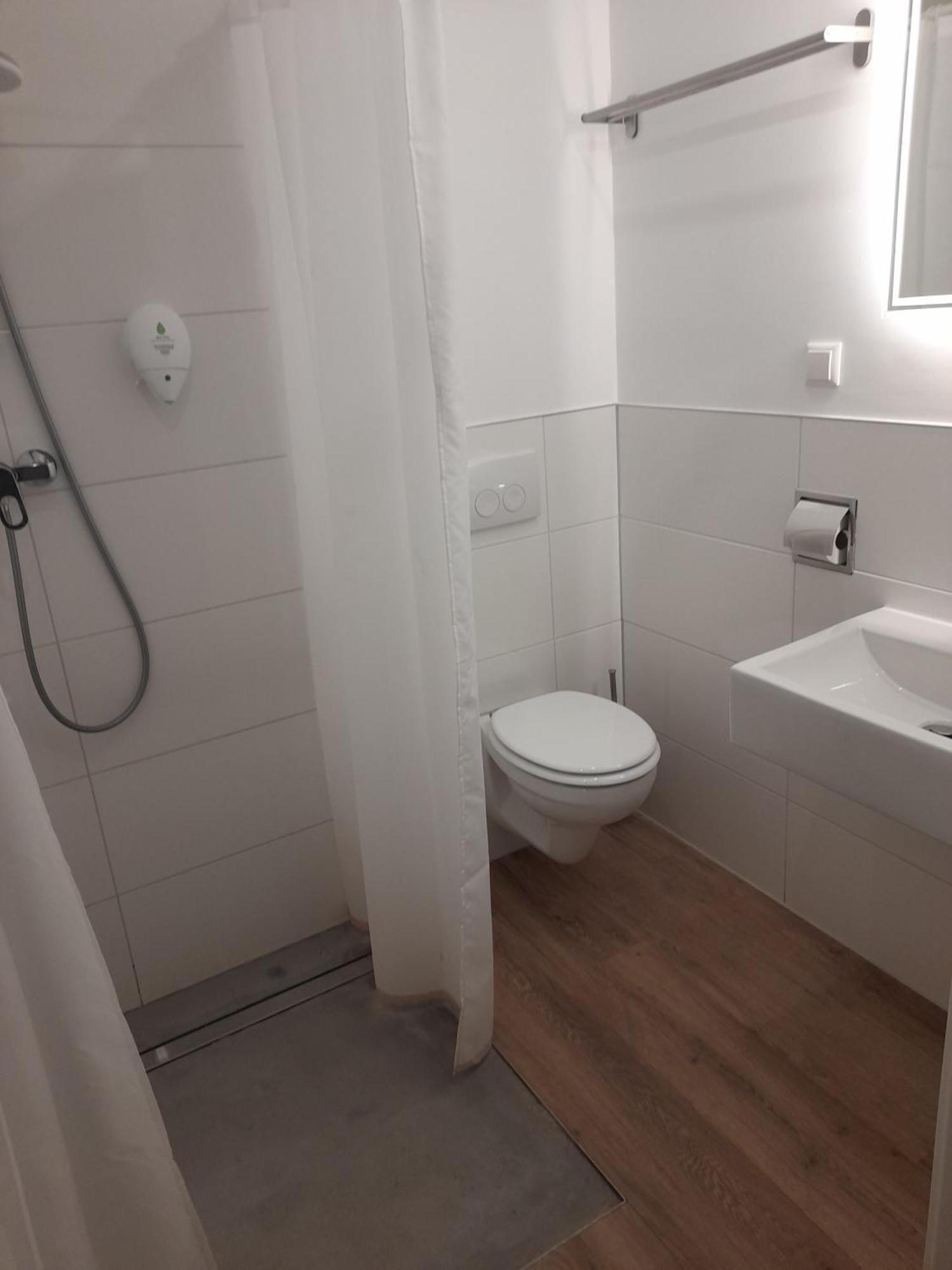 T3 Budget Berlin Hennigsdorf Buitenkant foto
